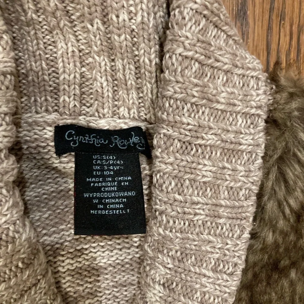 Cynthia Rowley faux fur girls sweater‎ vest in Brown. Sz-4
